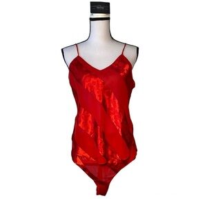 Indulgence Vintage Intimate 2 Pc Red Floral Camisole & Pantie sleepwear Size M
